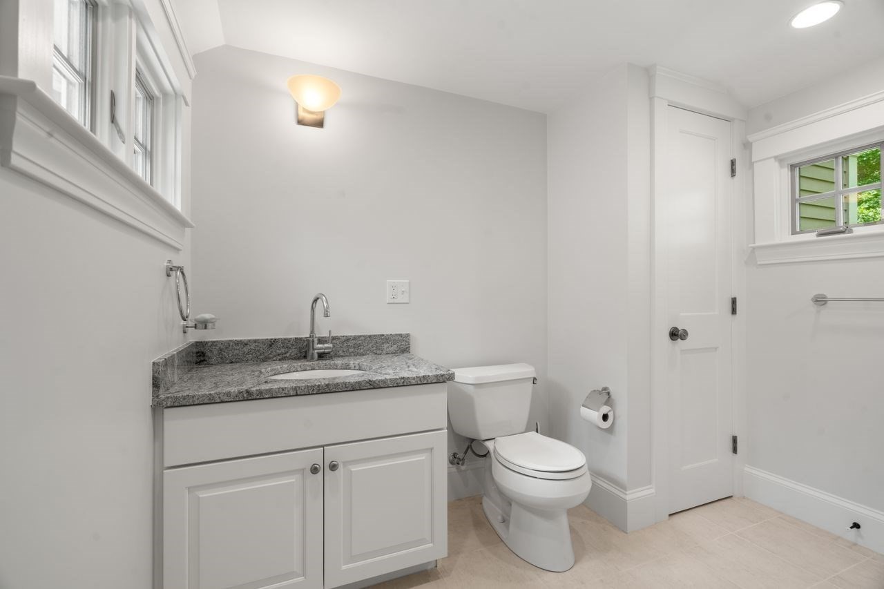 32 Perry Lane Property Photo 33