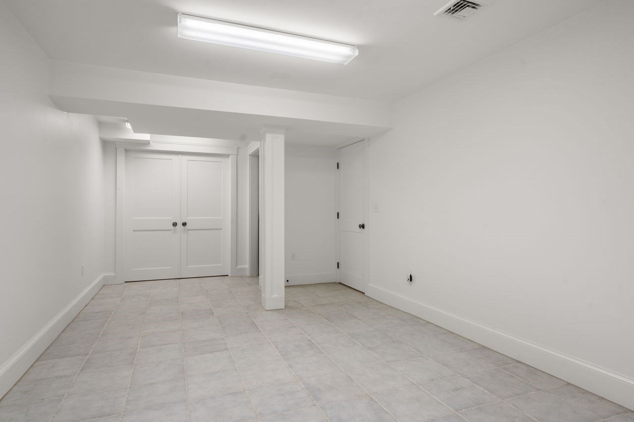 32 Perry Lane Property Photo 37