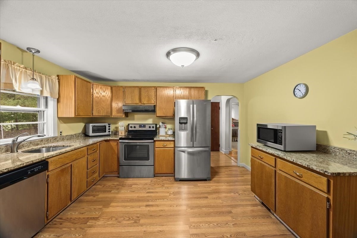 330 North Street Property Photo 5