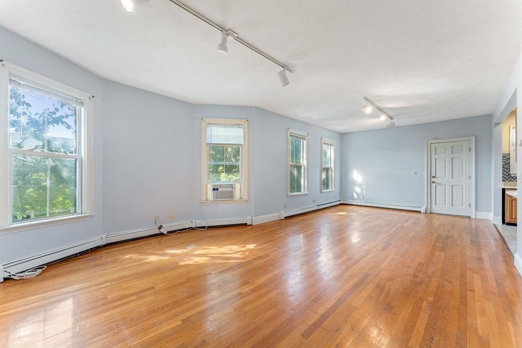 42-44 Woodlawn Street # 5 Property Photo 3