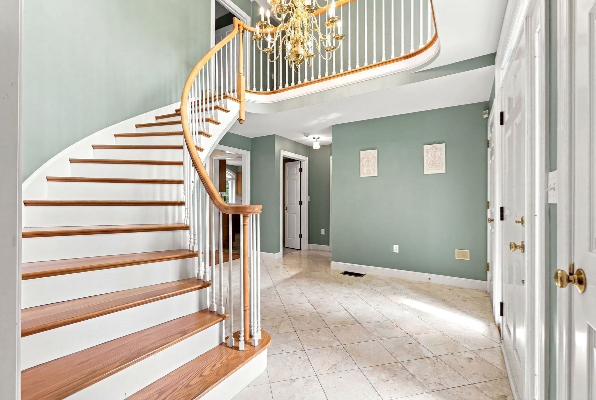3 Hazelwood Cir Property Photo 3