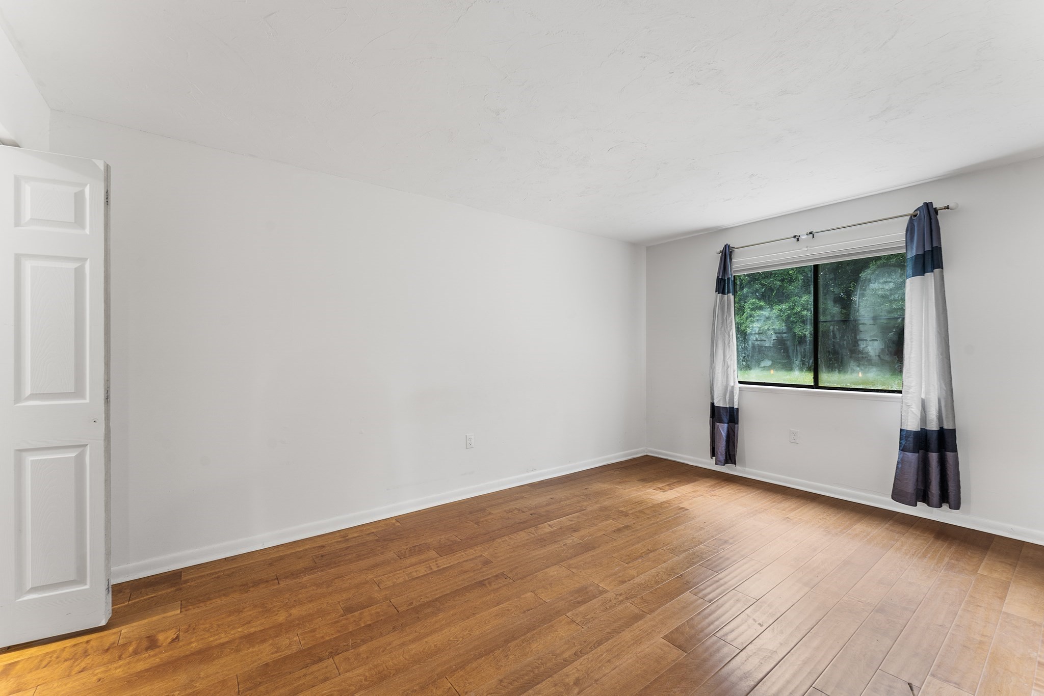 59 School St # B15 Property Photo 8