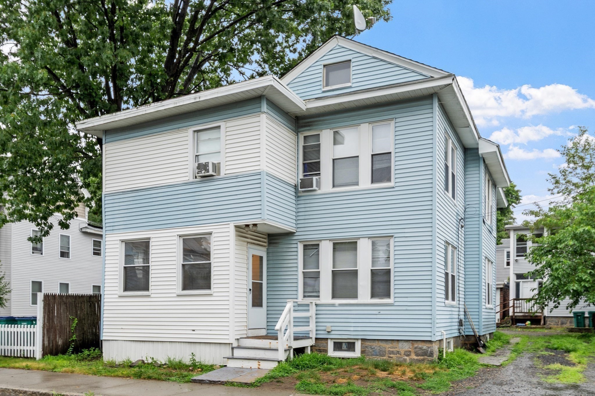 143 Highland Ave Property Photo 5