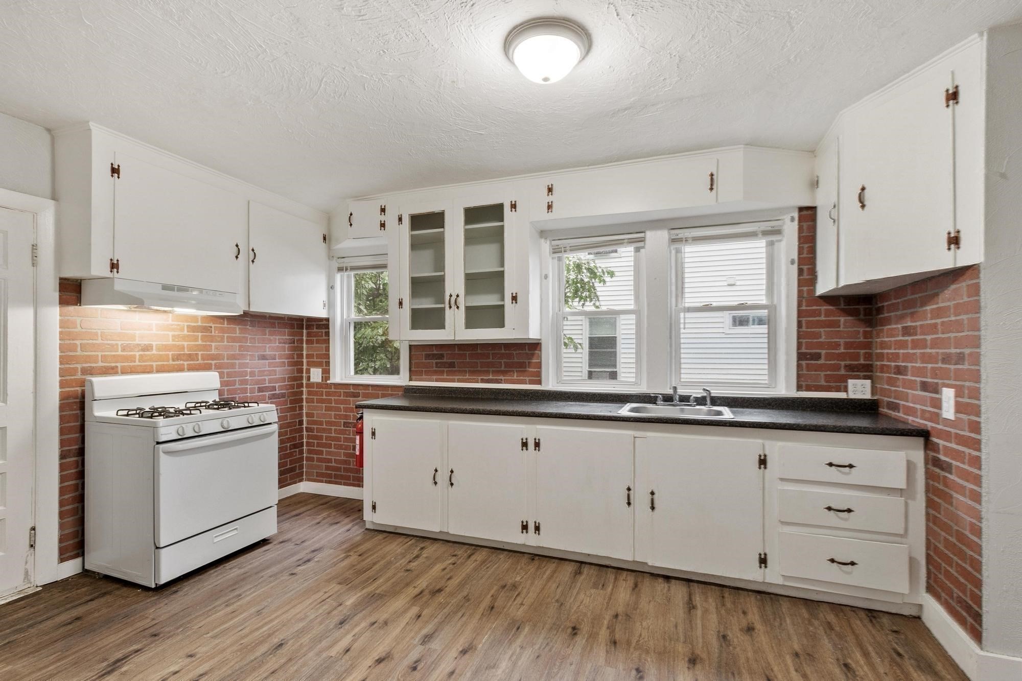 143 Highland Ave Property Photo 13