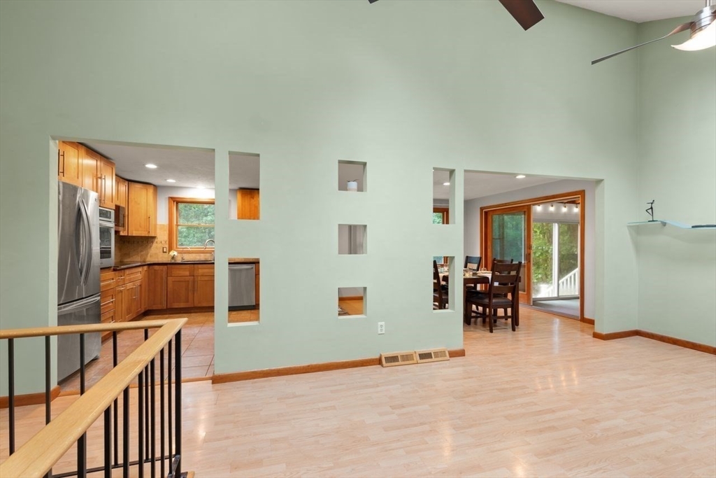 1 Savel Ln Property Photo 11