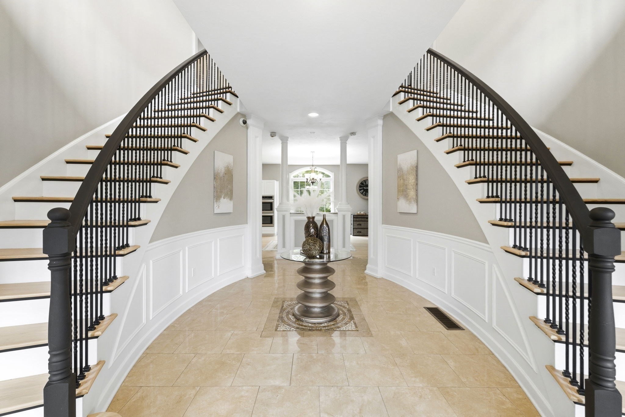 2 Bridle Path Property Photo 3