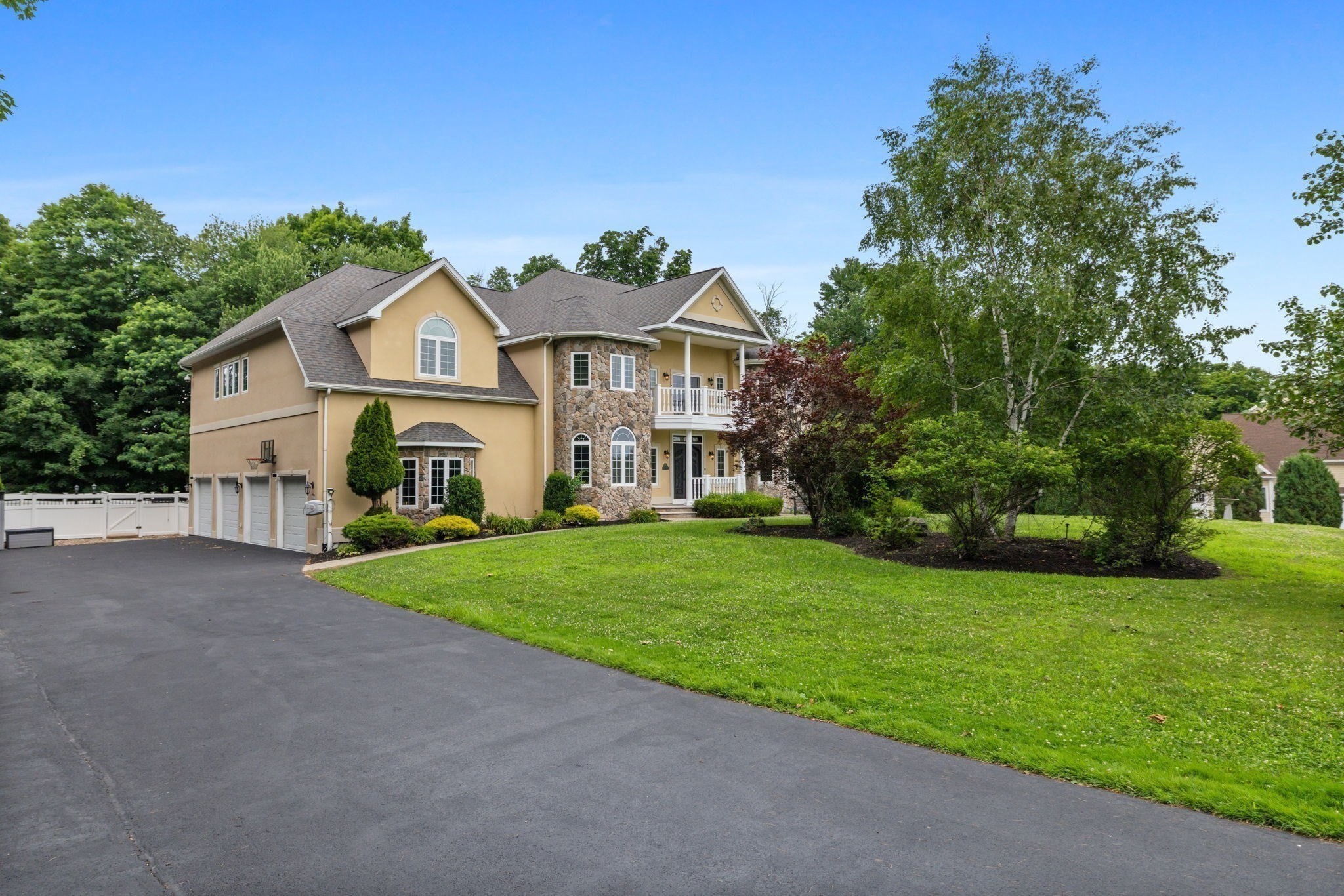 2 Bridle Path Property Photo 34