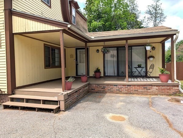 32 Ash St Property Photo 23