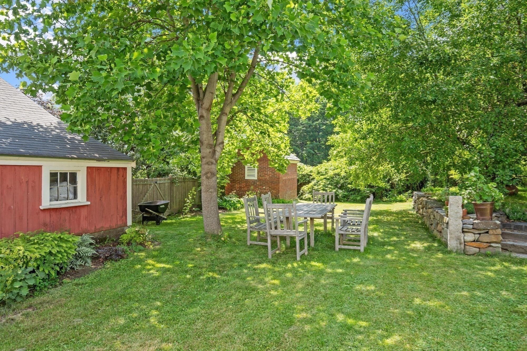 194 Center Rd Property Photo 8
