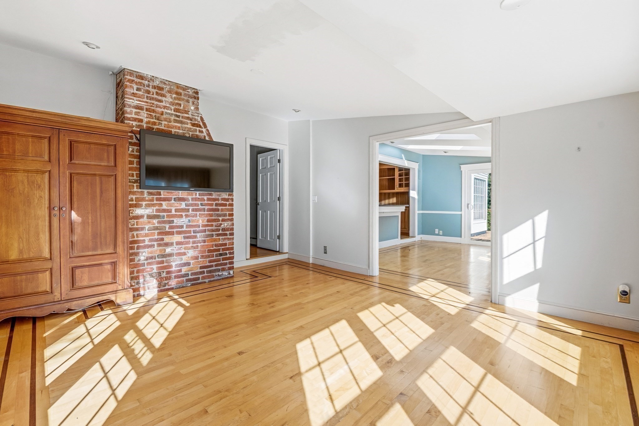 21 Goulding St E Property Photo 10