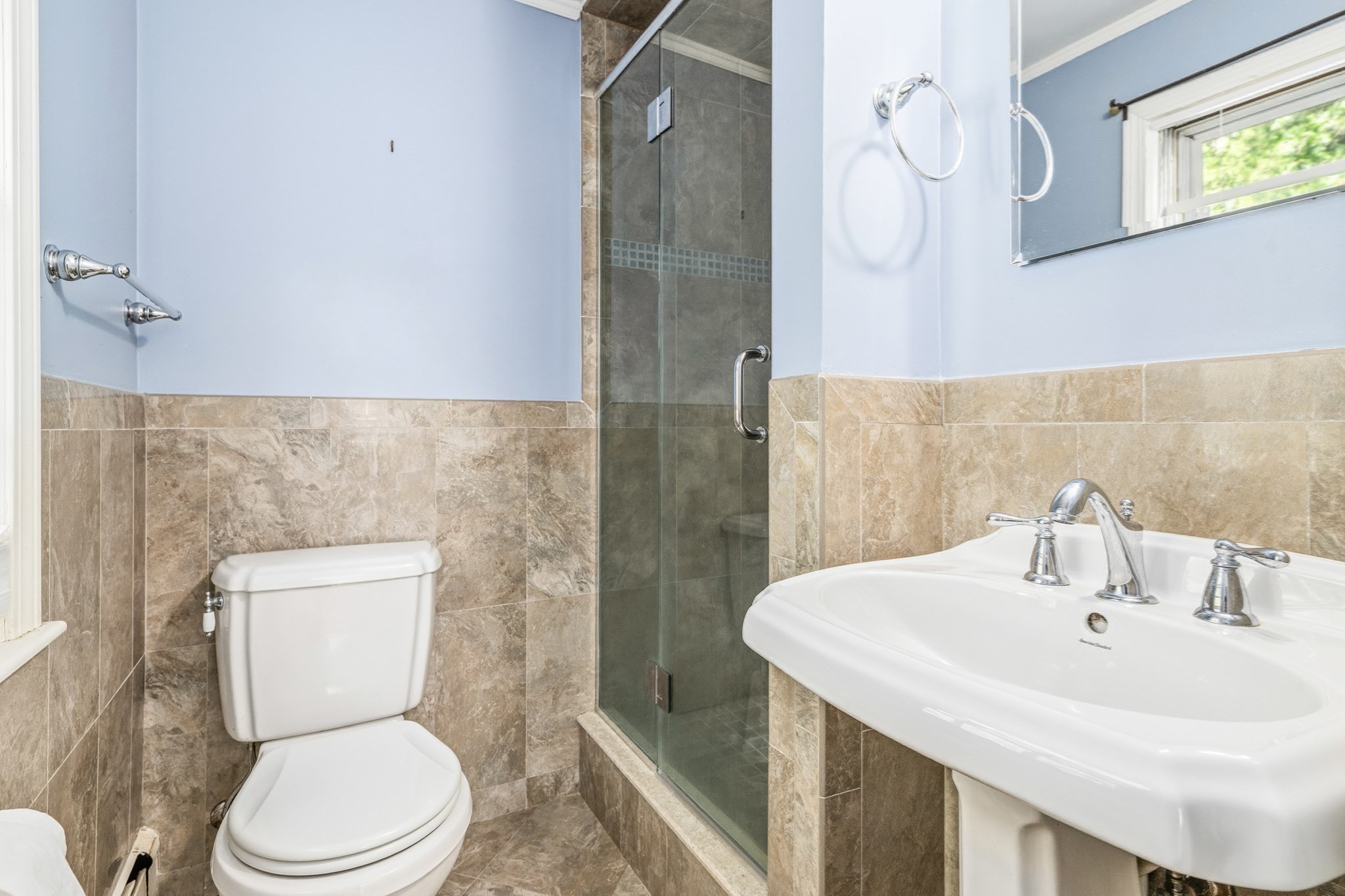 21 Goulding St E Property Photo 20