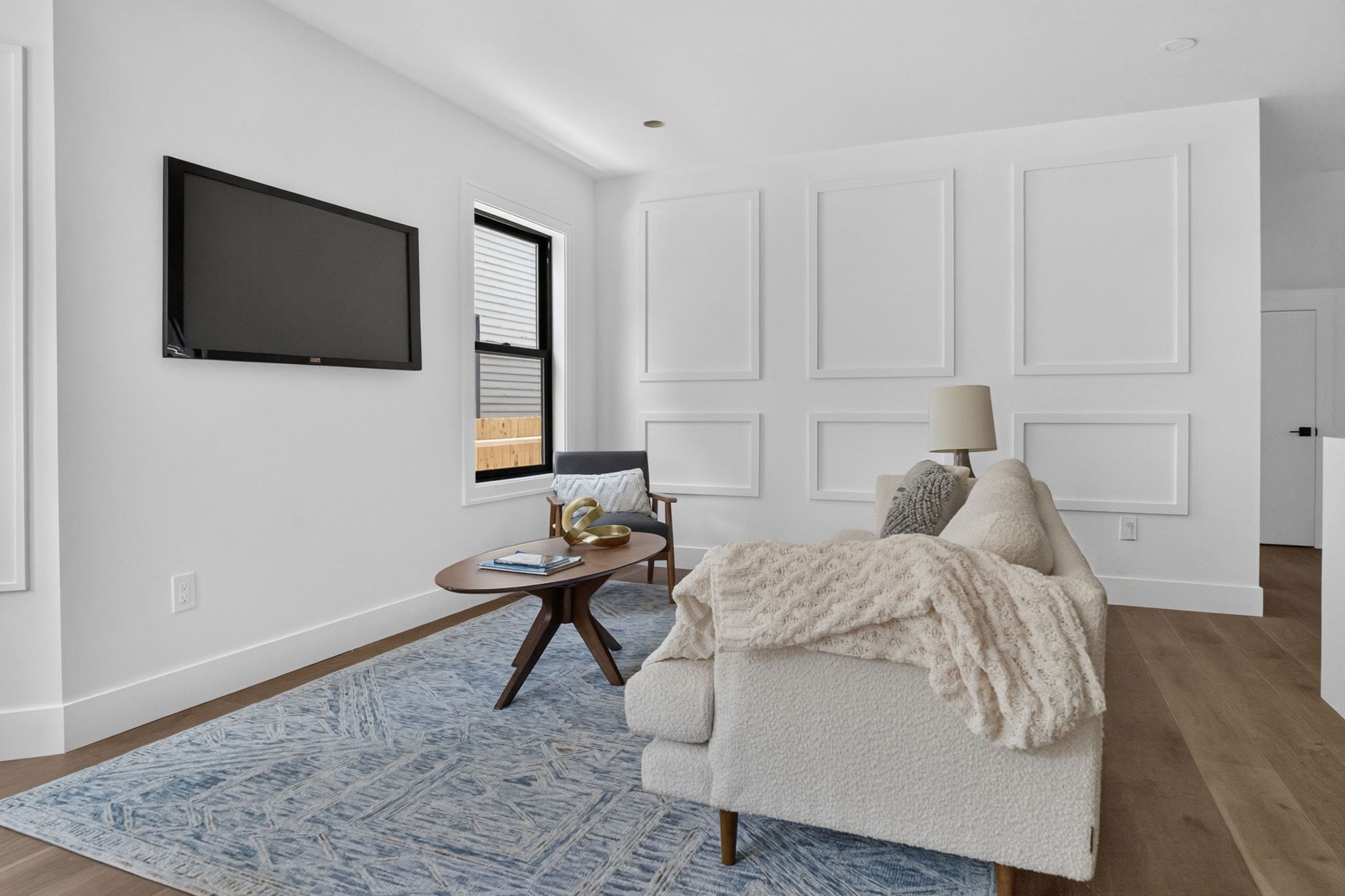 37 Kingston St # A Property Photo 3