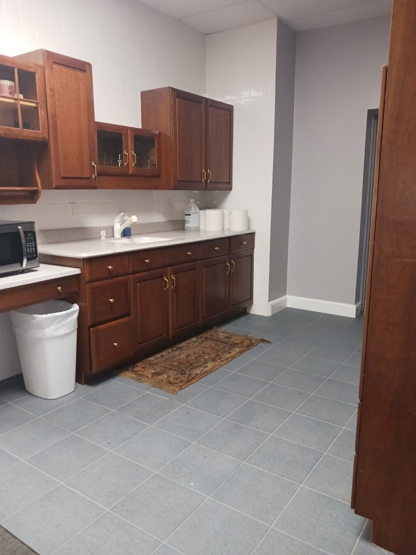 195 Lake Ave Property Photo 12
