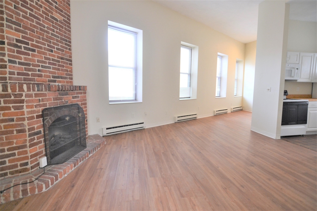 67 St. Germain # 14 Property Photo 5