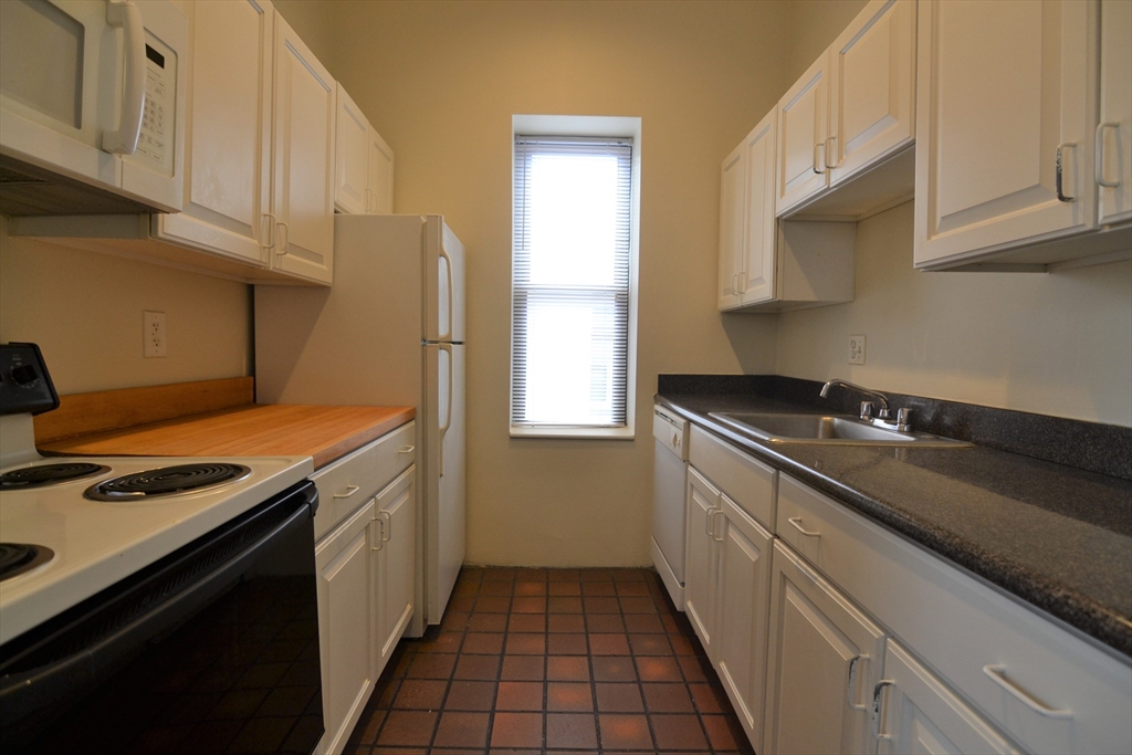67 St. Germain # 14 Property Photo 7