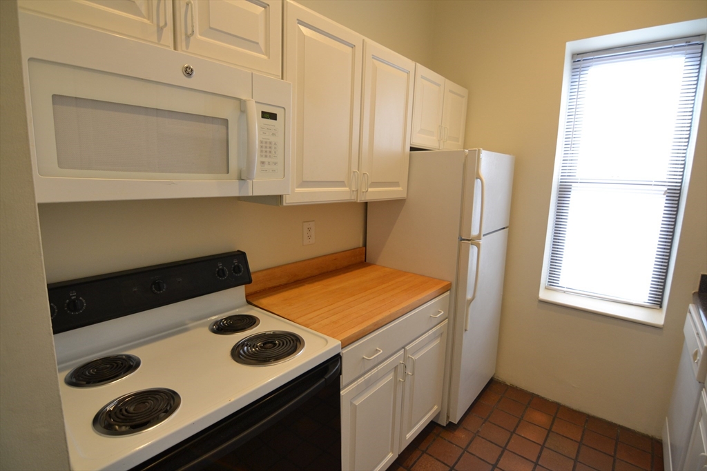67 St. Germain # 14 Property Photo 8