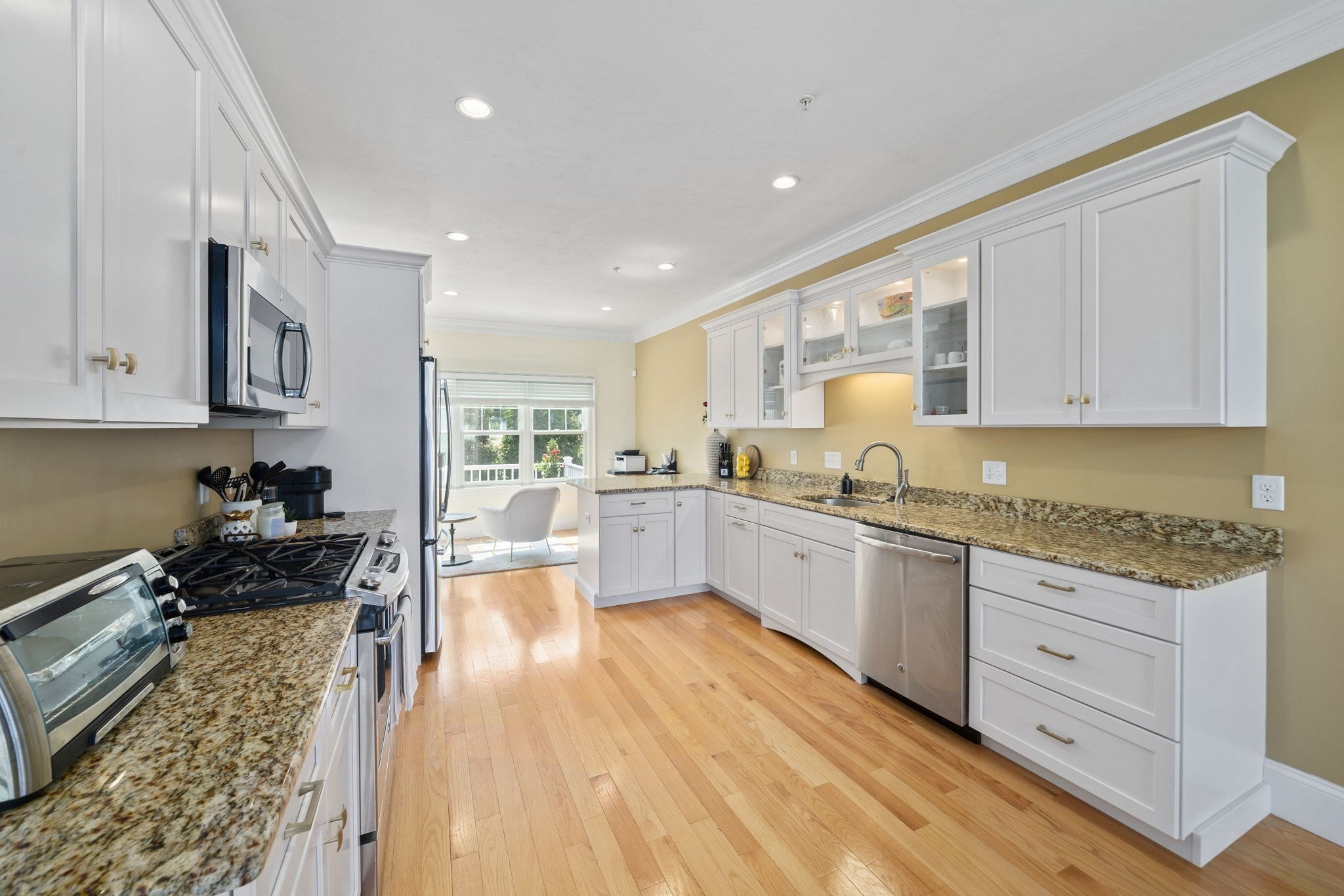 60 Robbins Road # 25 Property Photo 6