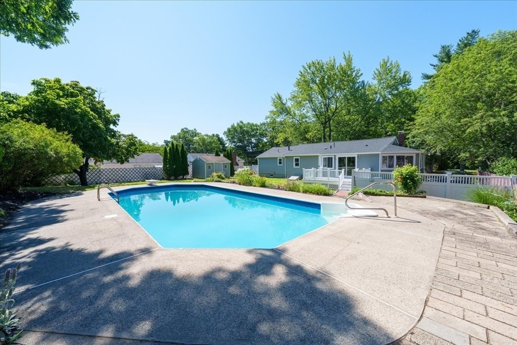 23 Taunton St Property Photo 1