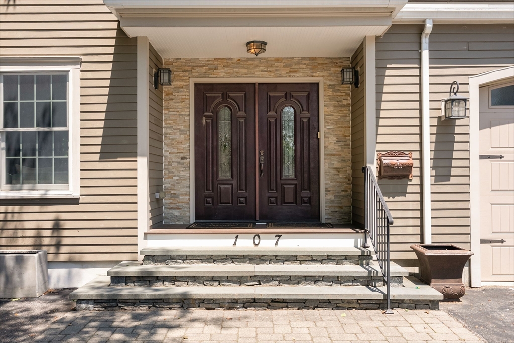 107 Rowe Street Property Photo 1