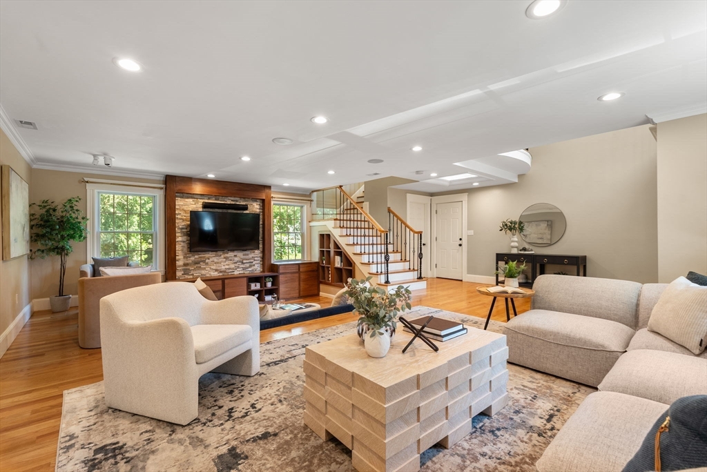 107 Rowe Street Property Photo 7