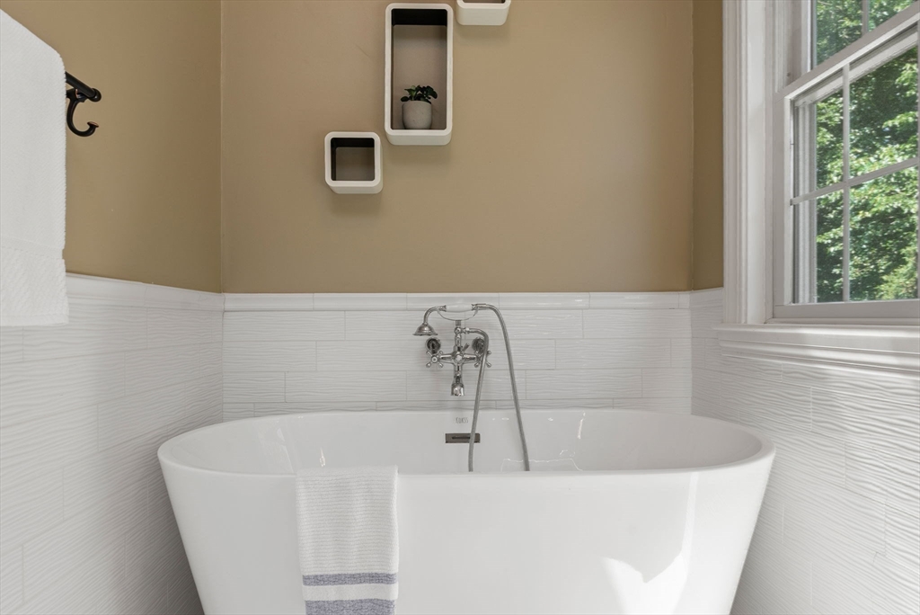 107 Rowe Street Property Photo 26