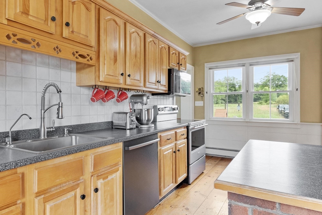 69 Winchendon Rd Property Photo 5