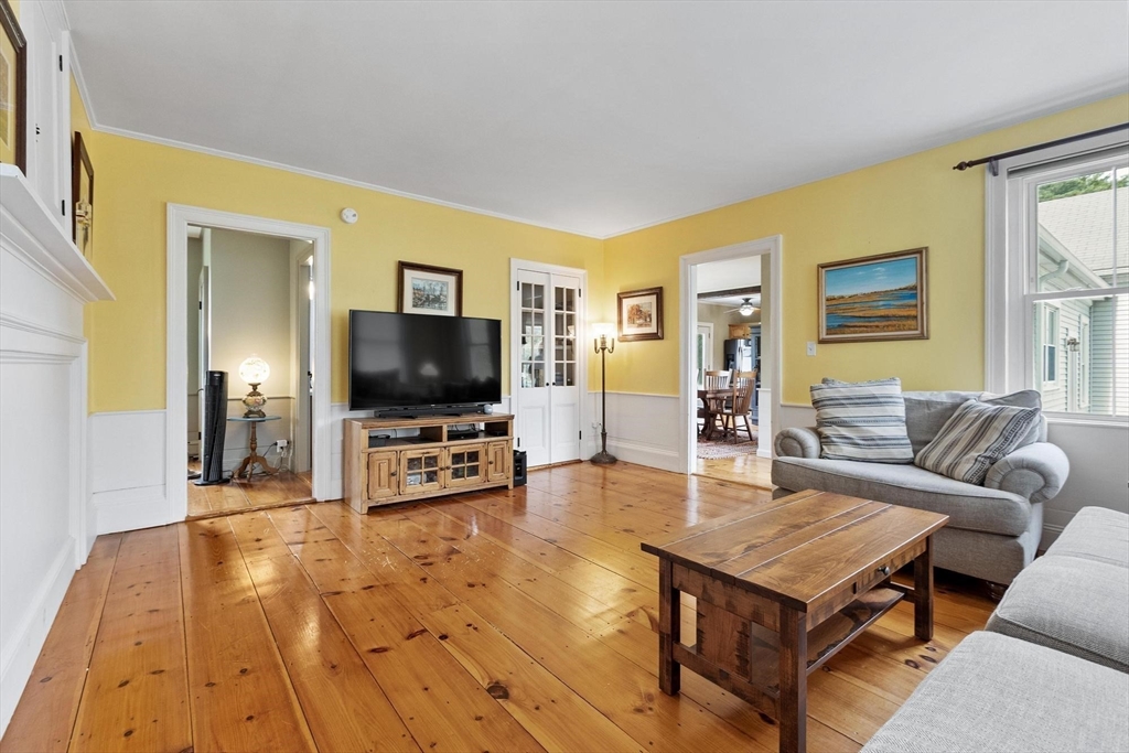 69 Winchendon Rd Property Photo 11