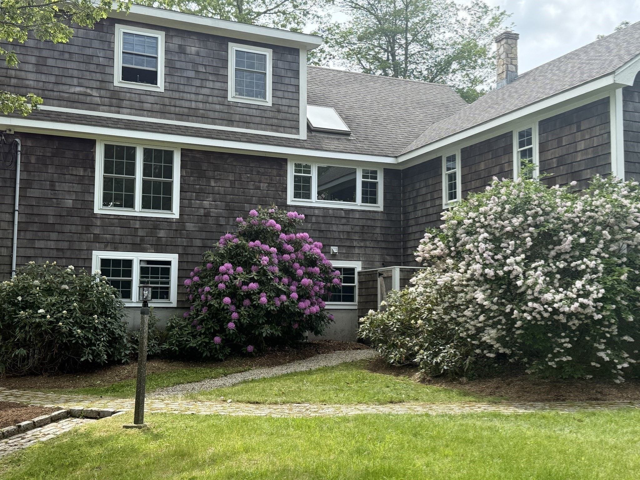 77 Chickering Rd Property Photo 7