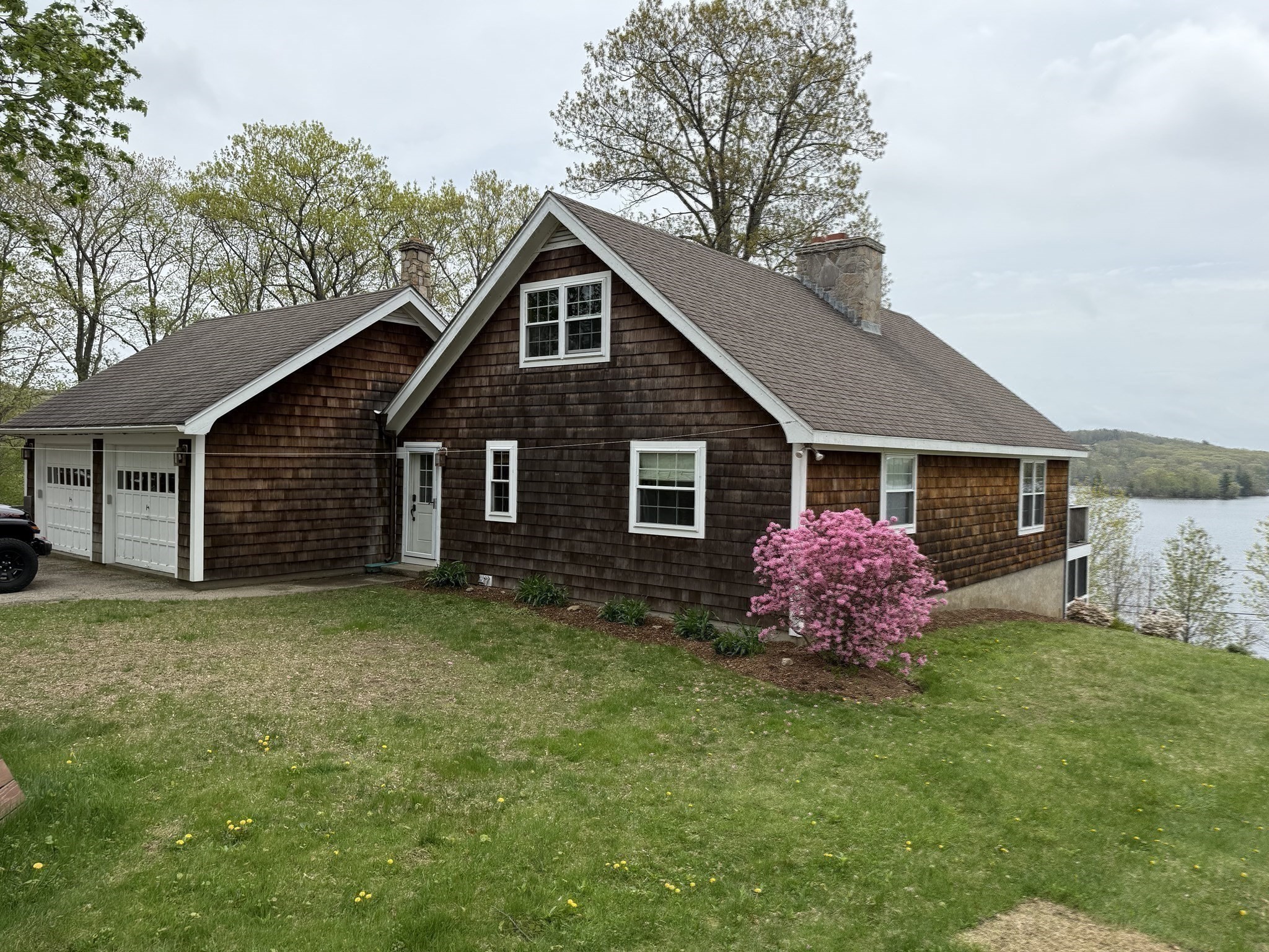 77 Chickering Rd Property Photo 10
