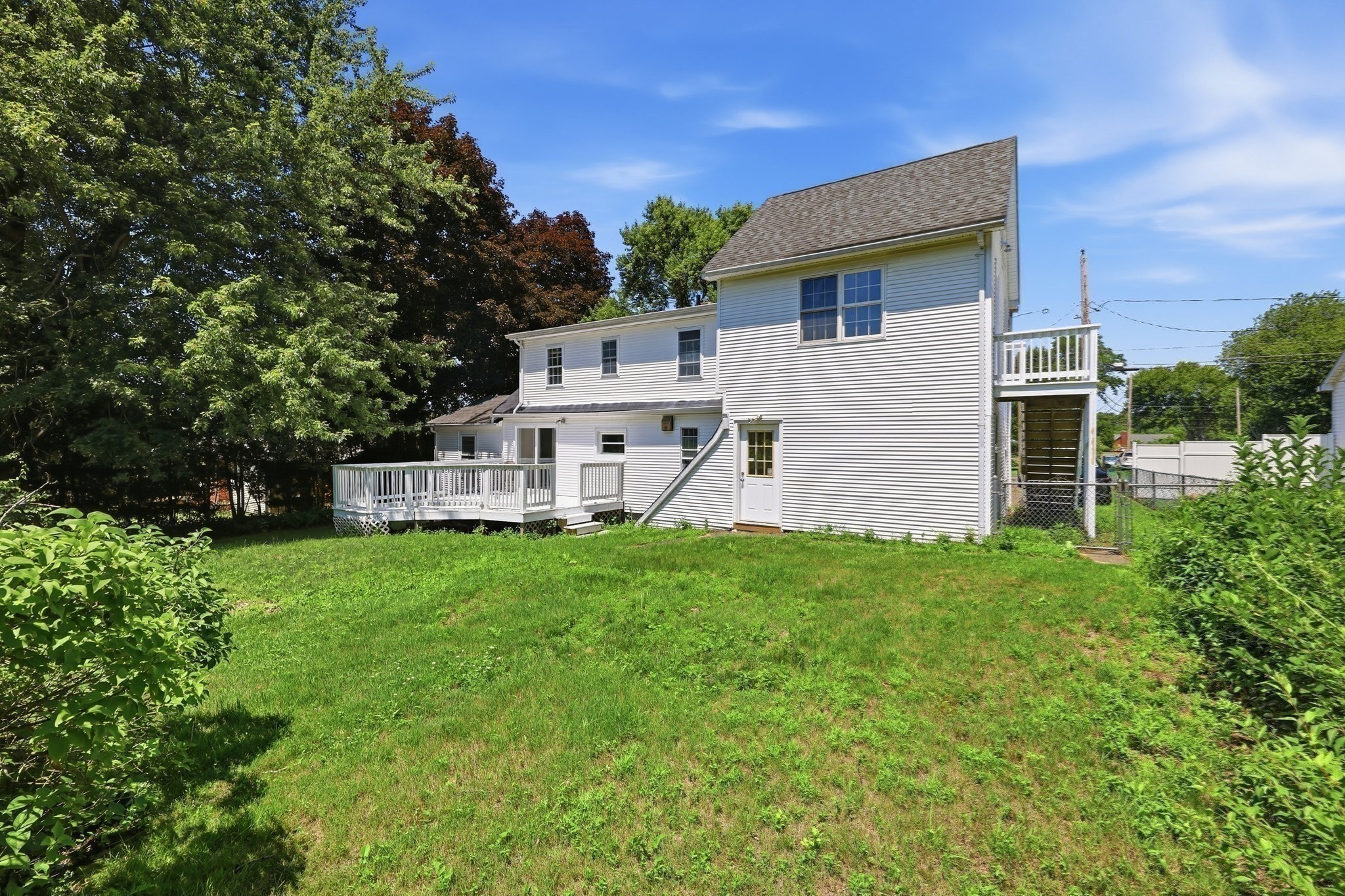 56 Lincoln Ave Property Photo 3