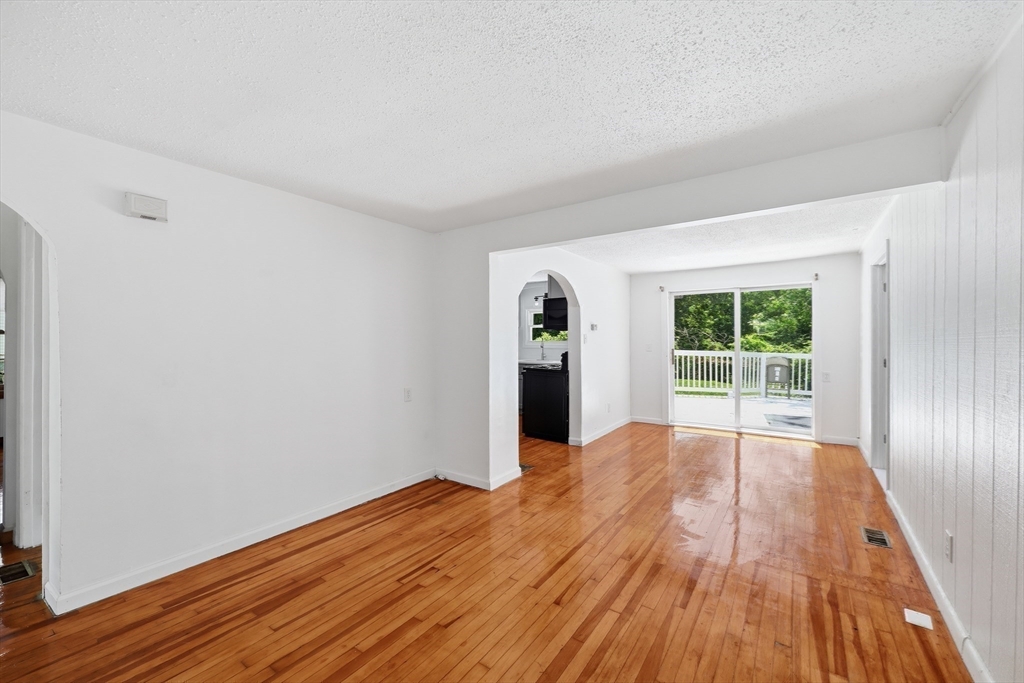 56 Lincoln Ave Property Photo 10