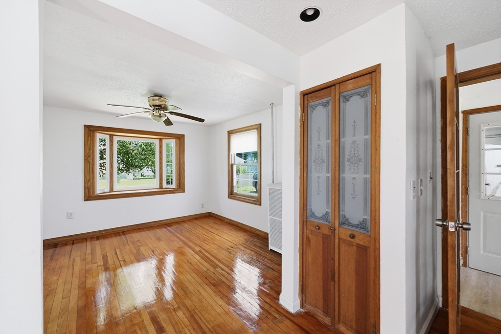 56 Lincoln Ave Property Photo 16