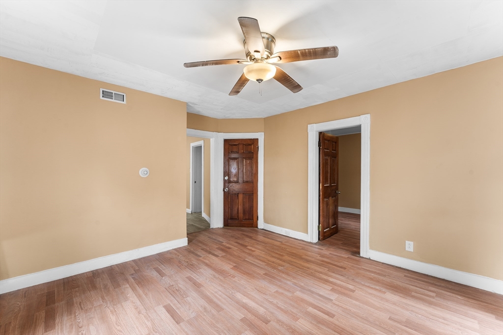 2 Hacker Ct Property Photo 3