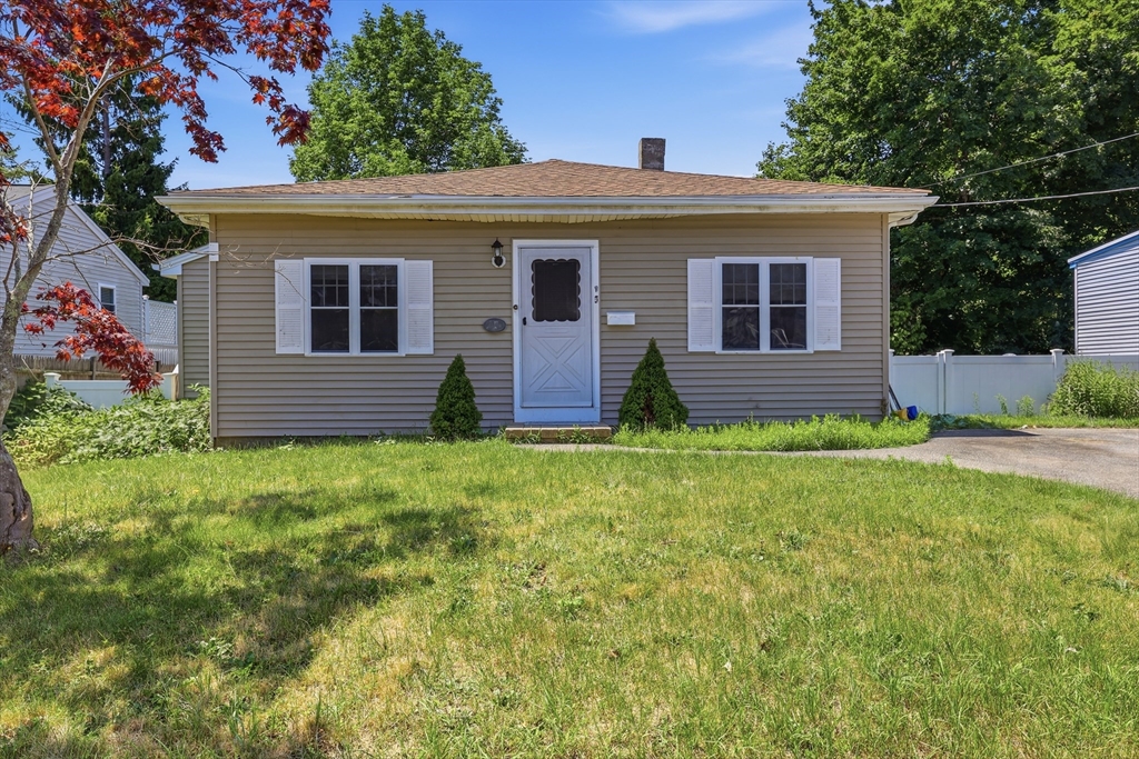 90 Loring Ave Property Photo 1