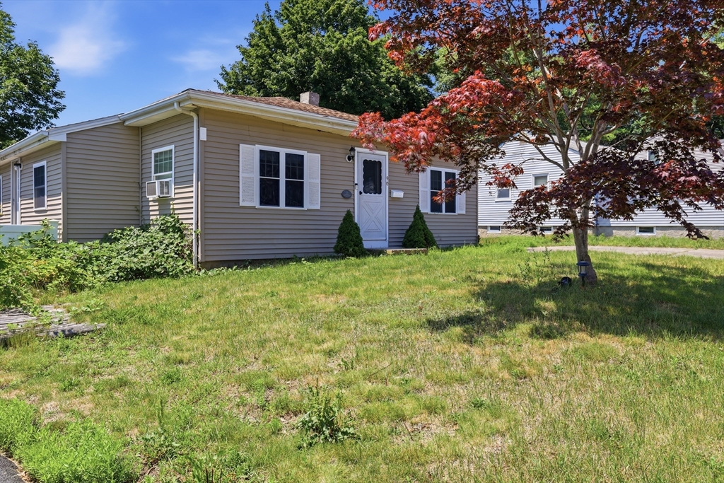 90 Loring Ave Property Photo 2