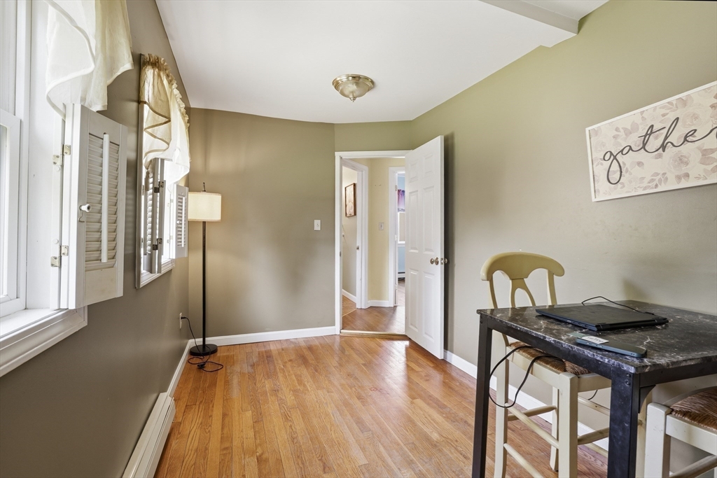 90 Loring Ave Property Photo 12