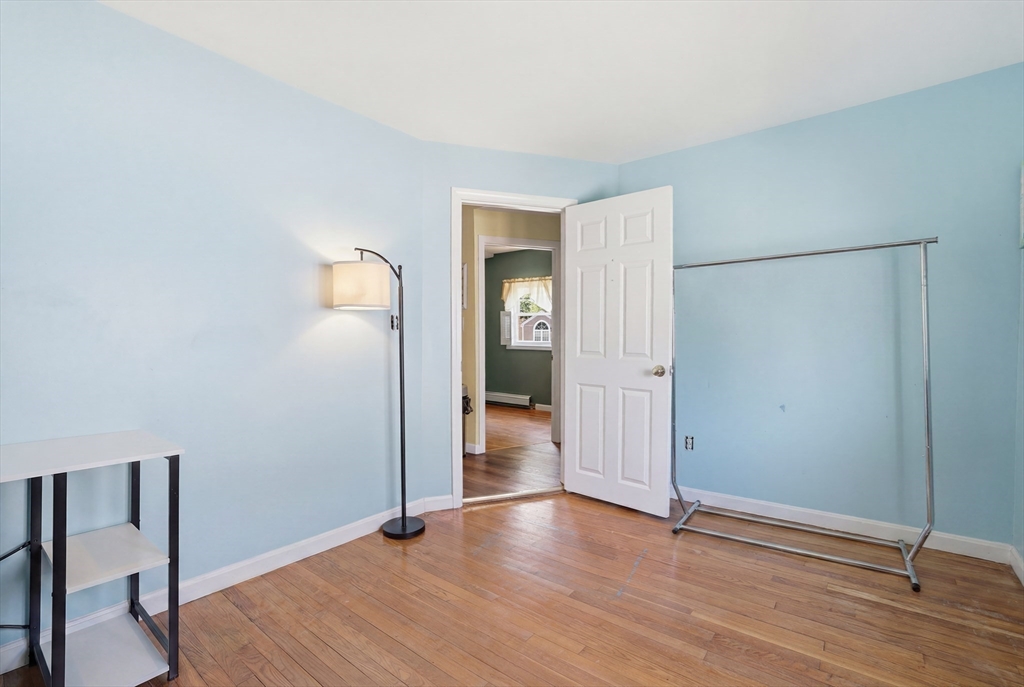 90 Loring Ave Property Photo 15