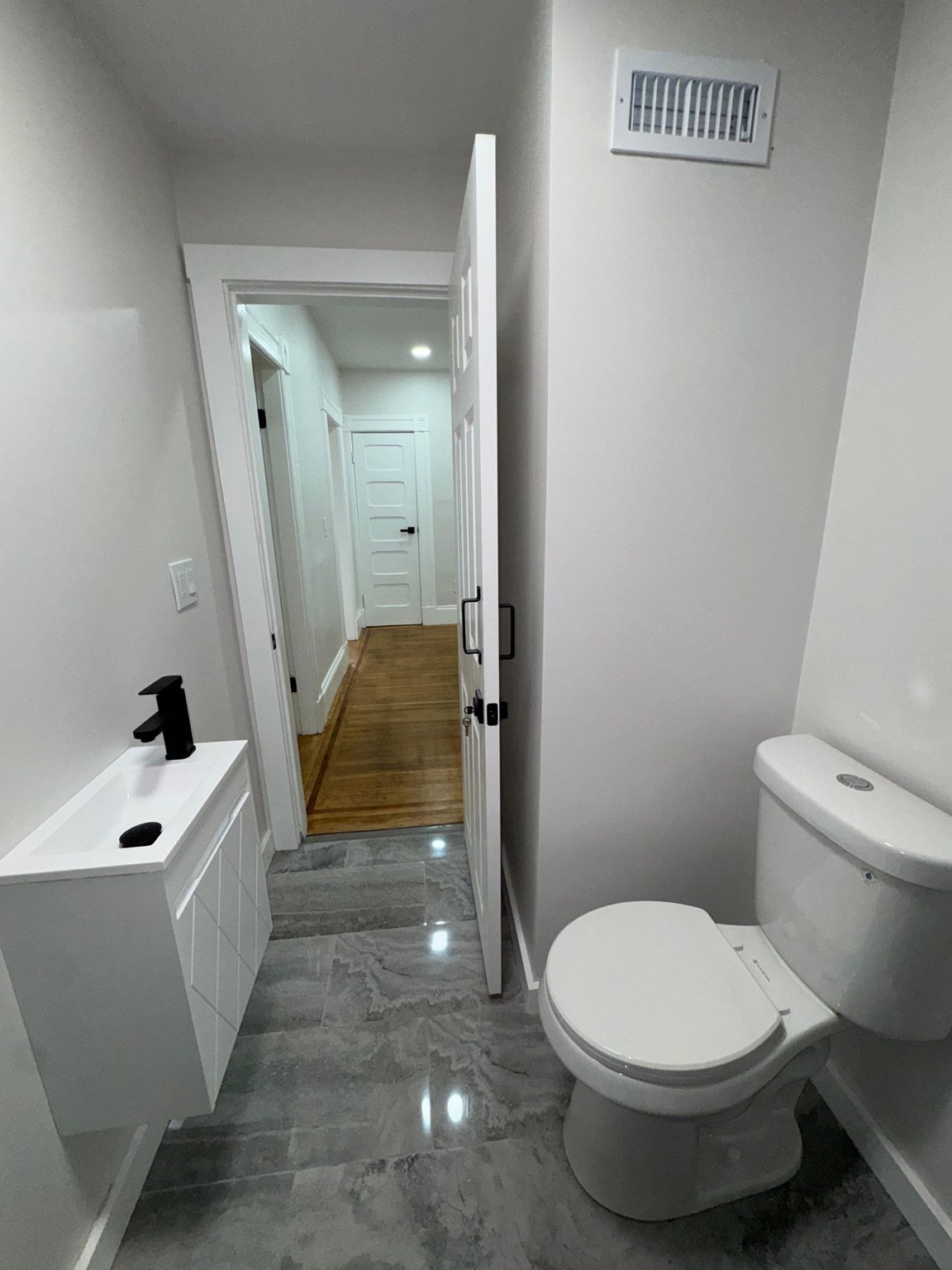 86 Amherst St Property Photo 21