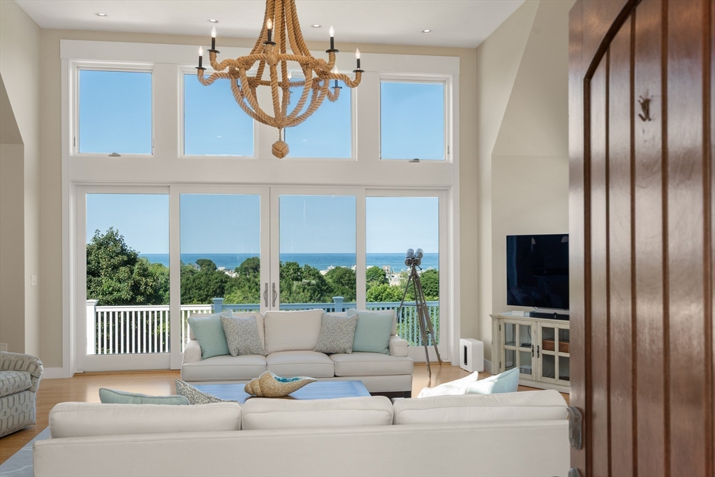 18 Holly Hill Circle Property Photo 1