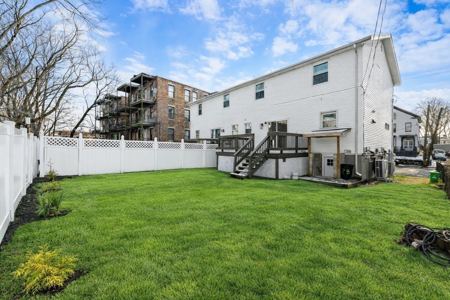 52 Clifford St Property Photo 4