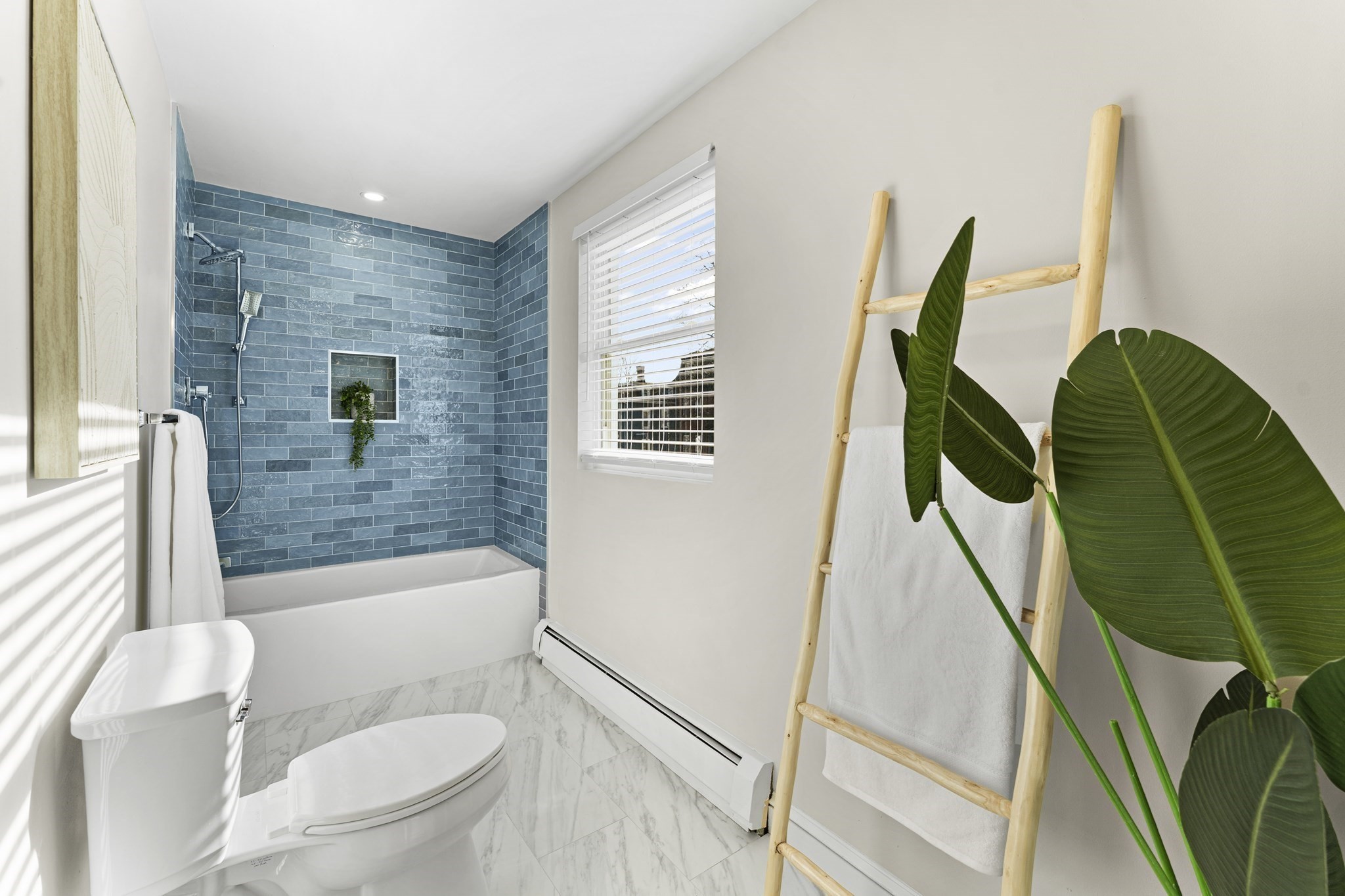 52 Clifford St Property Photo 10