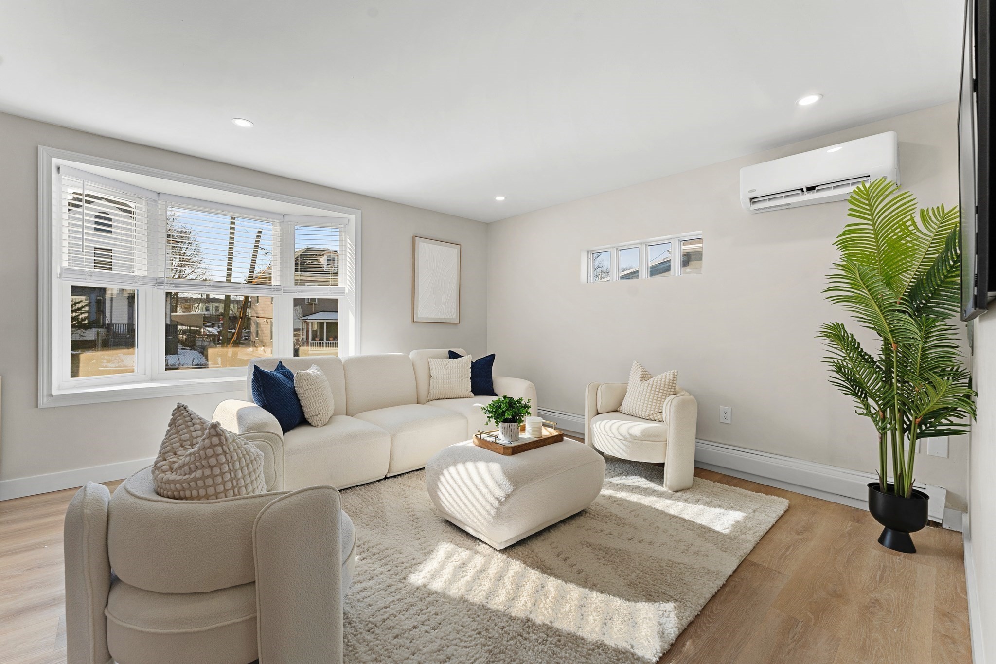 52 Clifford St Property Photo 22