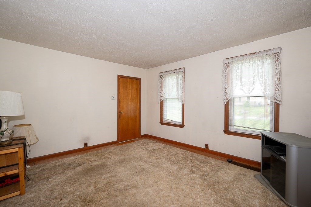 22 Comins Rd Property Photo 7