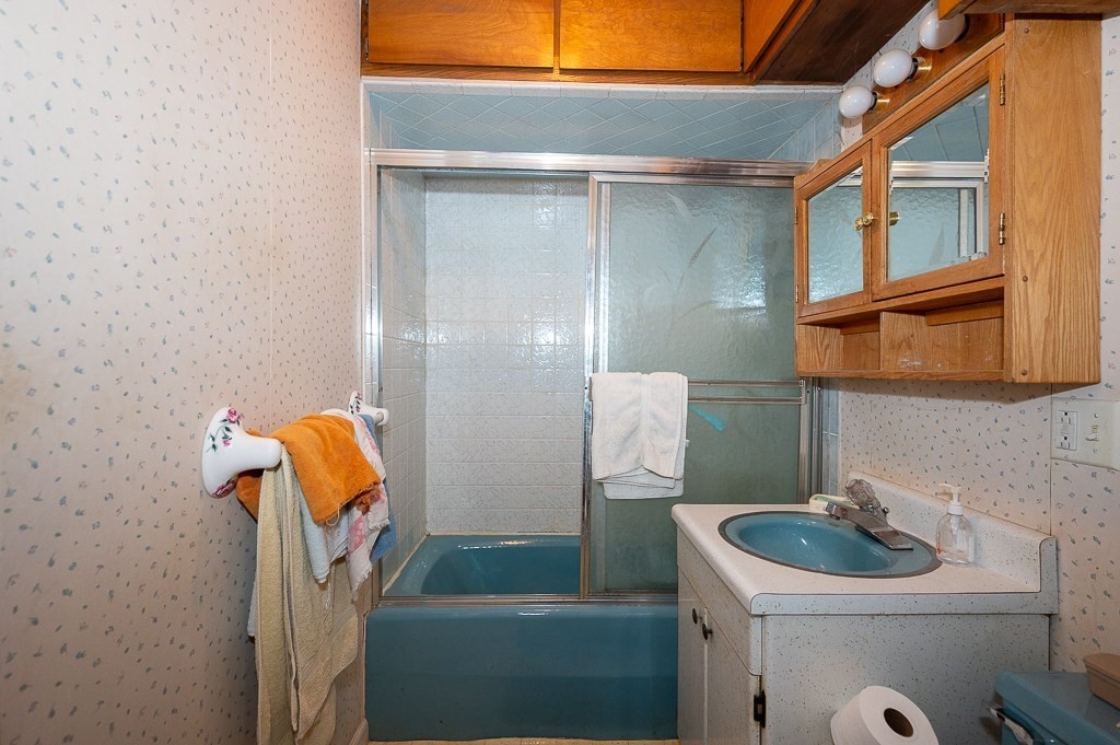 22 Comins Rd Property Photo 8