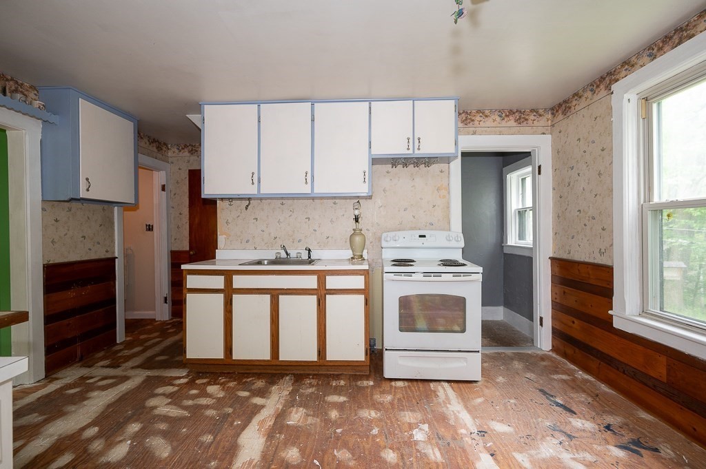 22 Comins Rd Property Photo 18