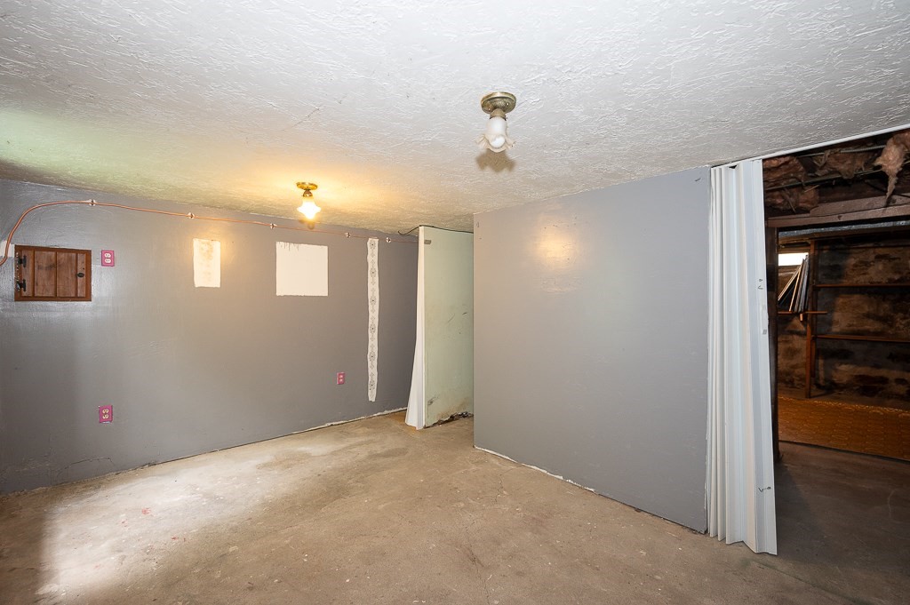 22 Comins Rd Property Photo 29