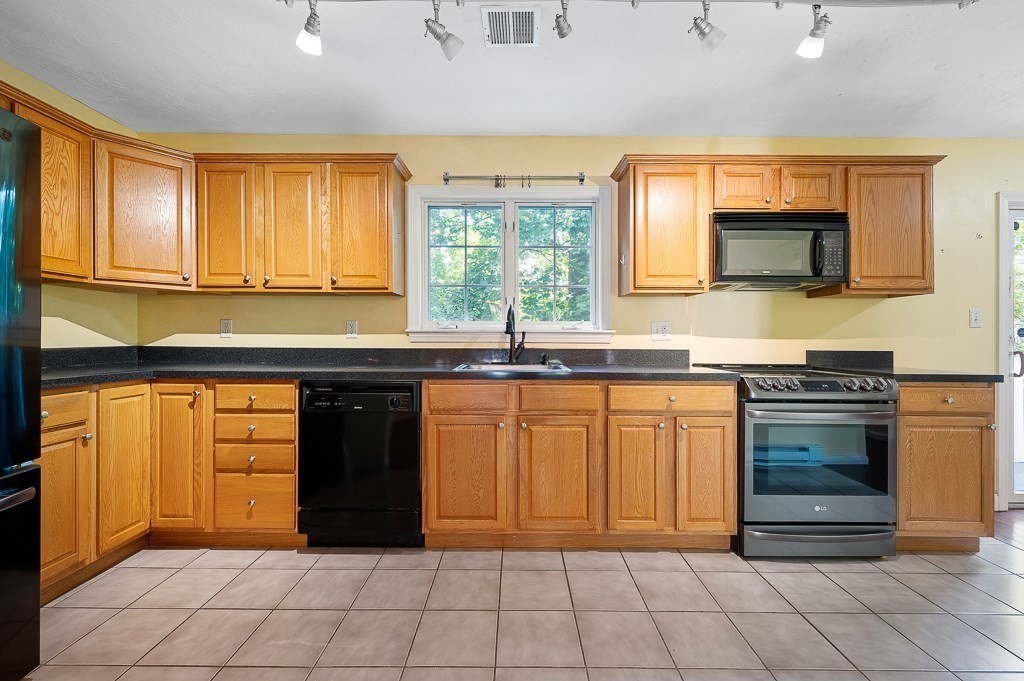 14 Mount Vernon St # A Property Photo 8