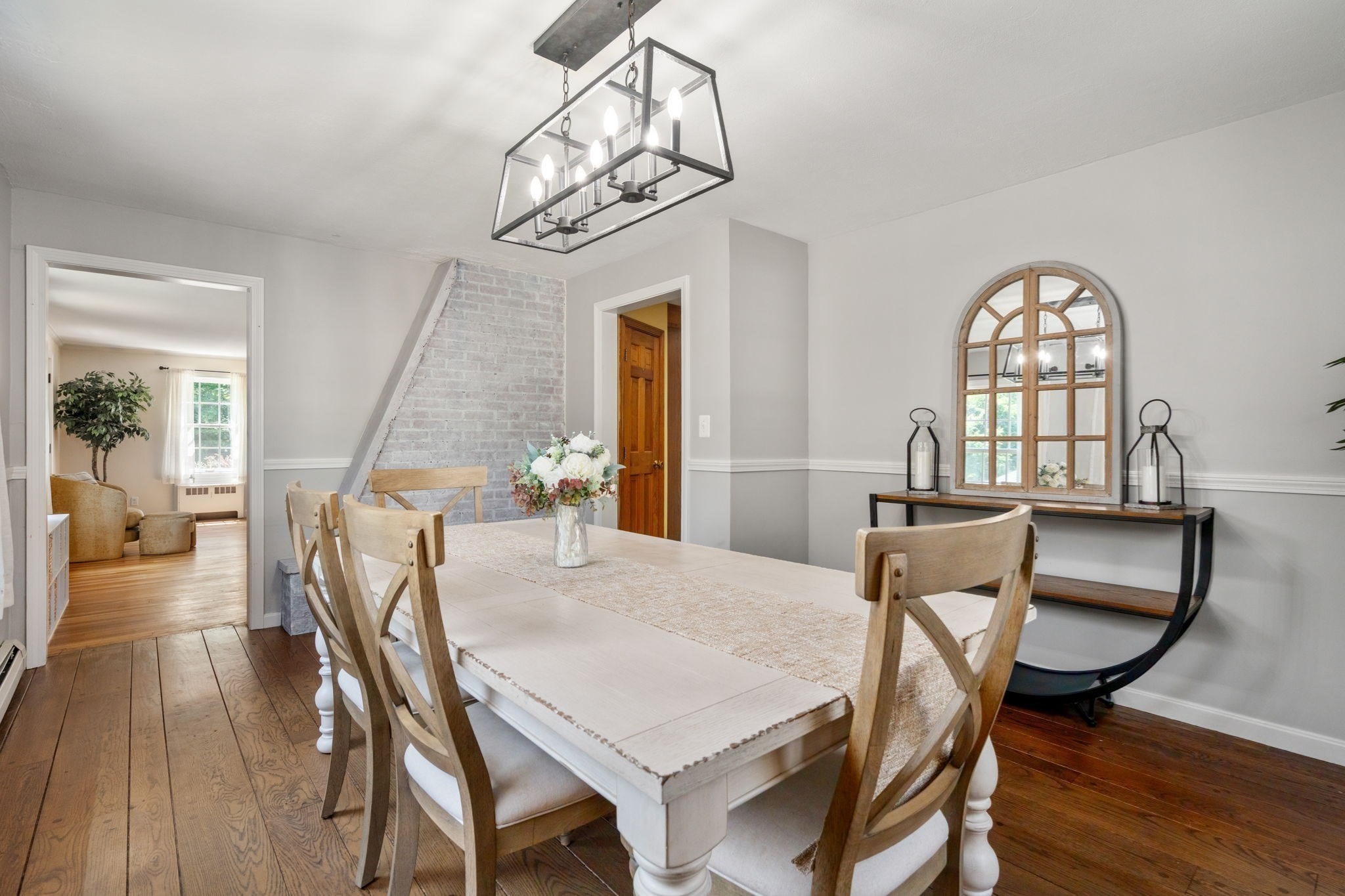 51 Laurelwood Rd Property Photo 8