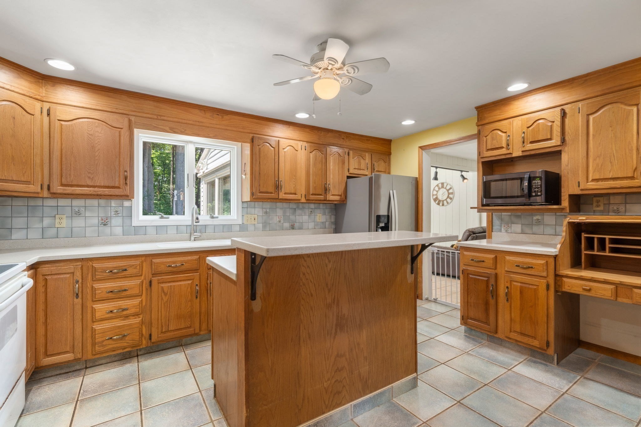 51 Laurelwood Rd Property Photo 15