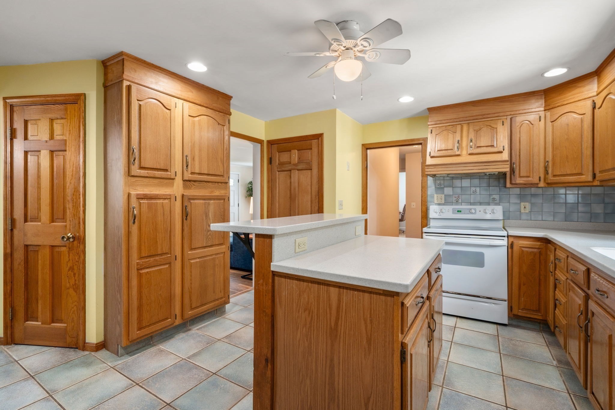 51 Laurelwood Rd Property Photo 18